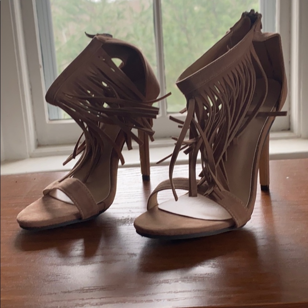Suede fring tan heels!